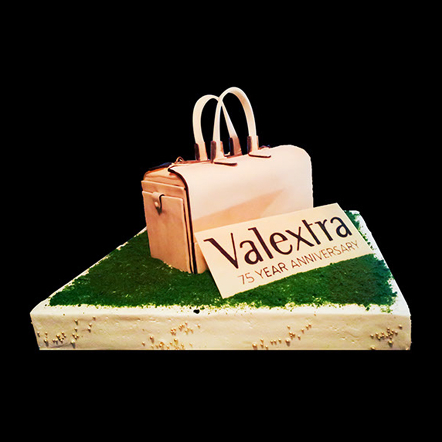 LOUANGE TOKYO （ルワンジュ トーキョー）の法人イベント向けオーダーケーキ制作事例